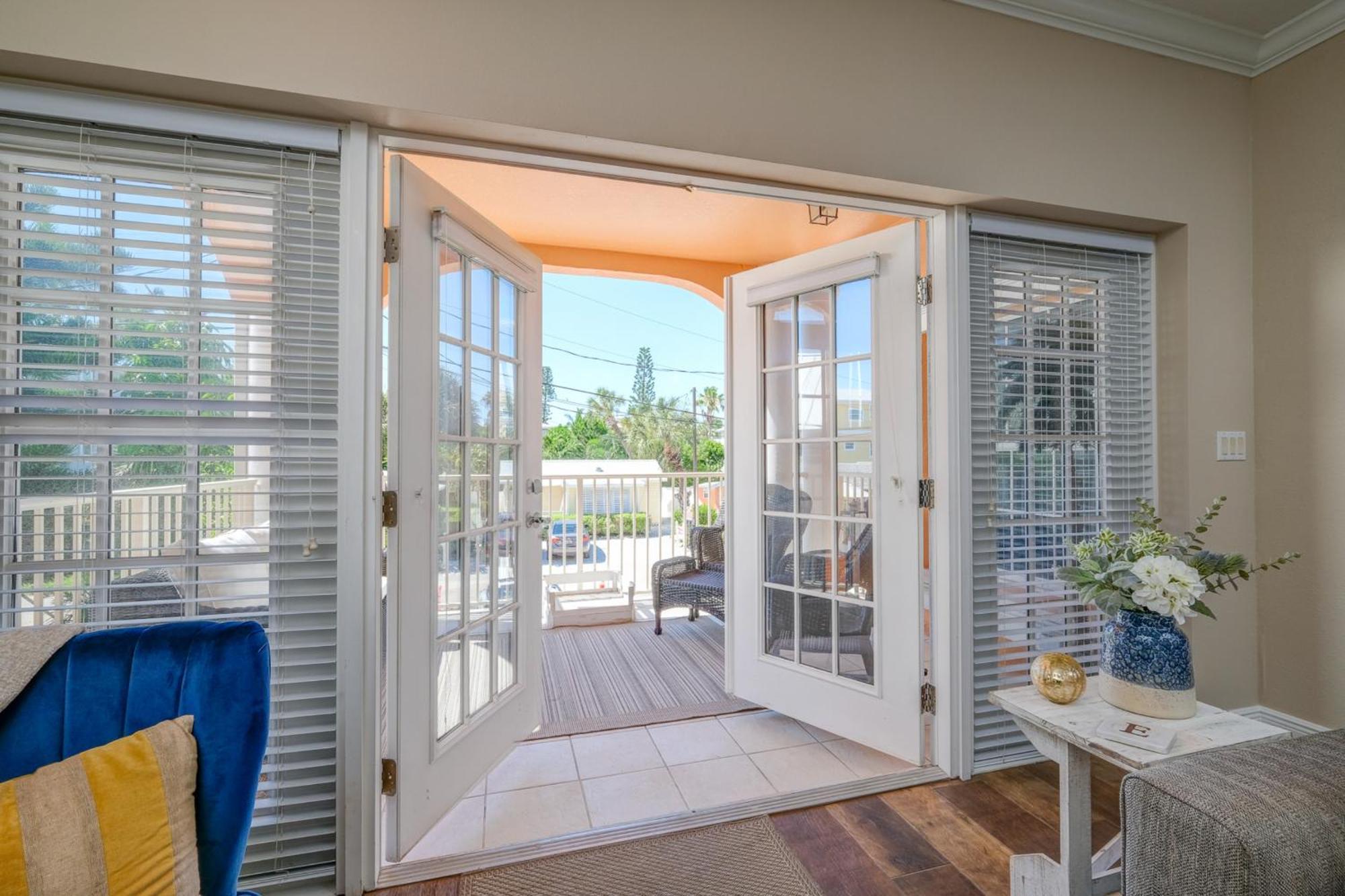 בראדנטון ביץ' Hibiscus Hideaway Condo Walk To Historic Bridge St מראה חיצוני תמונה
